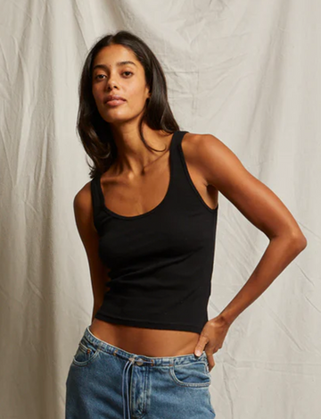 Mia Tank, True Black
