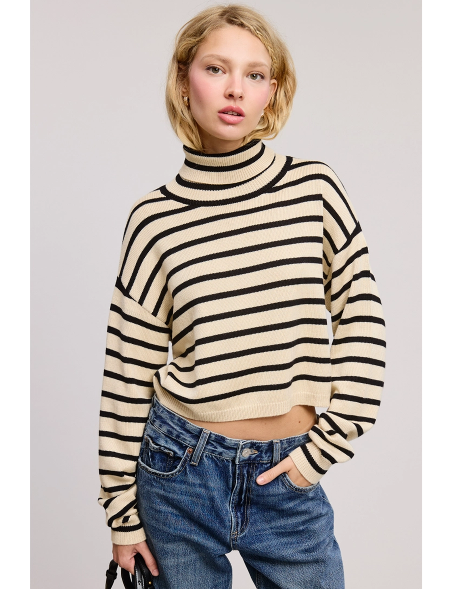 Chic Turtleneck Sweater, Black/Tan
