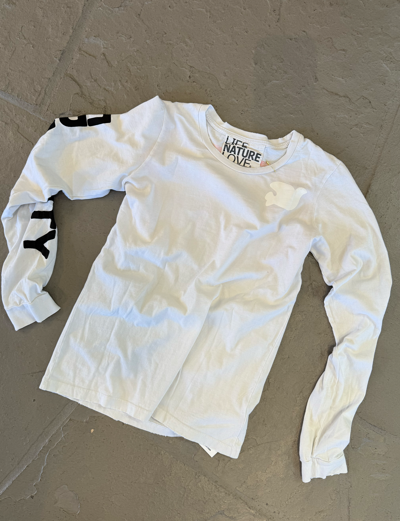 Artists Wanted L/S Tee, Chalk Electric