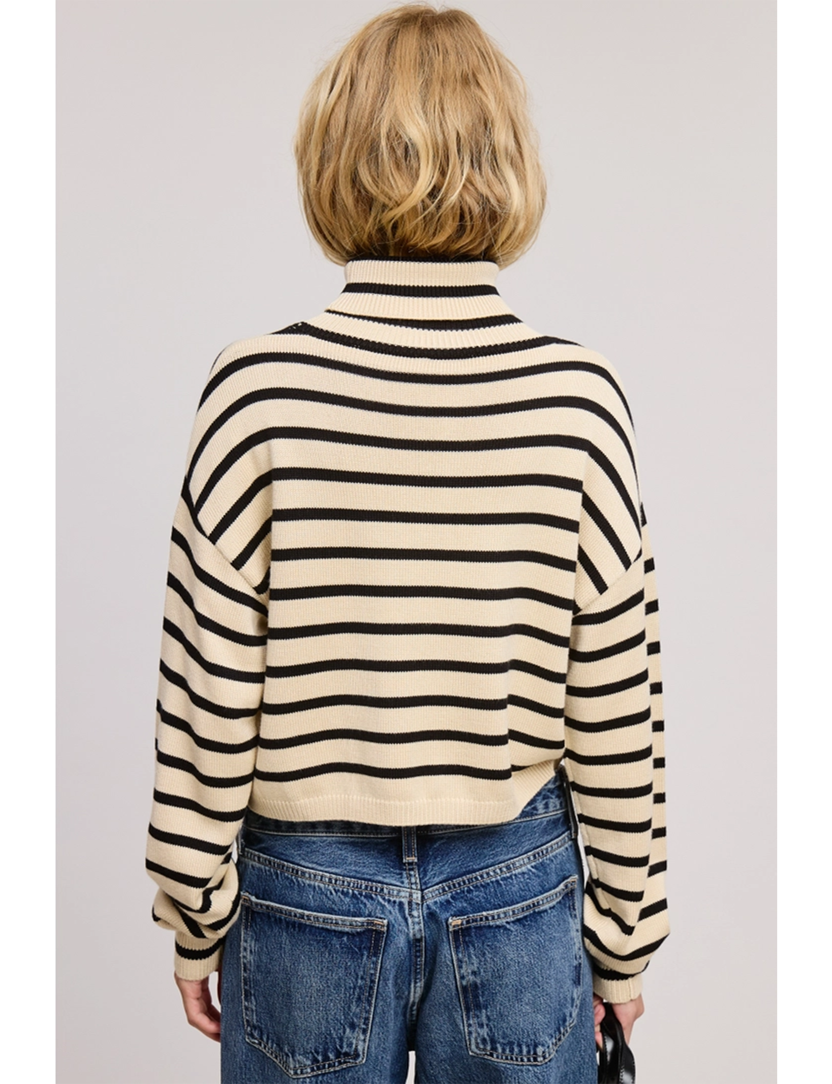 Chic Turtleneck Sweater, Black/Tan